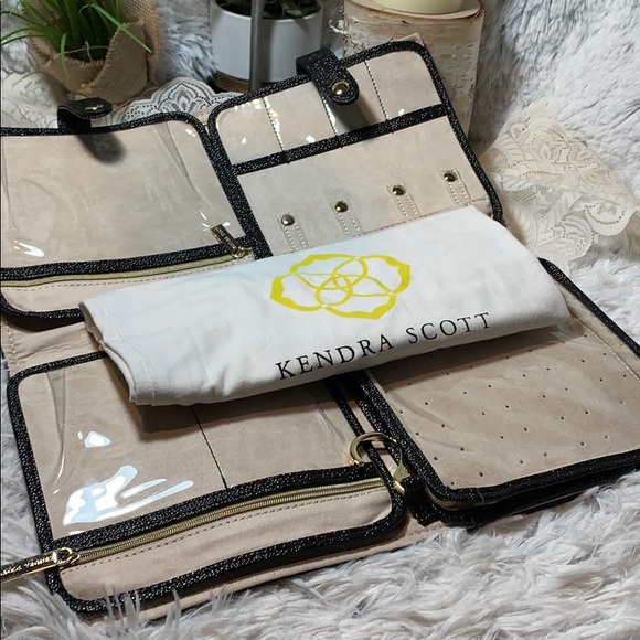 Kendra Scott Jewelry Kendra Scott Travel Jewelry Bag Jet Set Used X